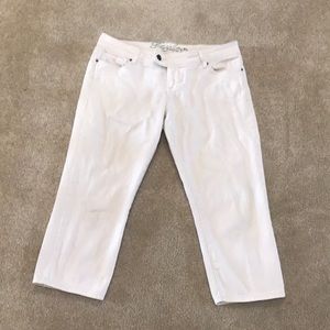 Delia’s white capri jeans!